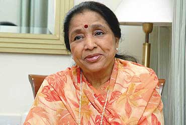 Bollywood singer Asha Bhosle's daughter commits suicide, Police